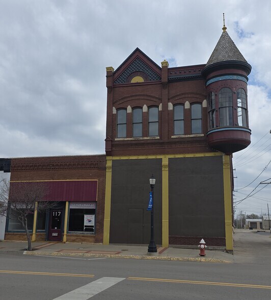 Primary Photo Of , Ellsworth General Retail For Sale