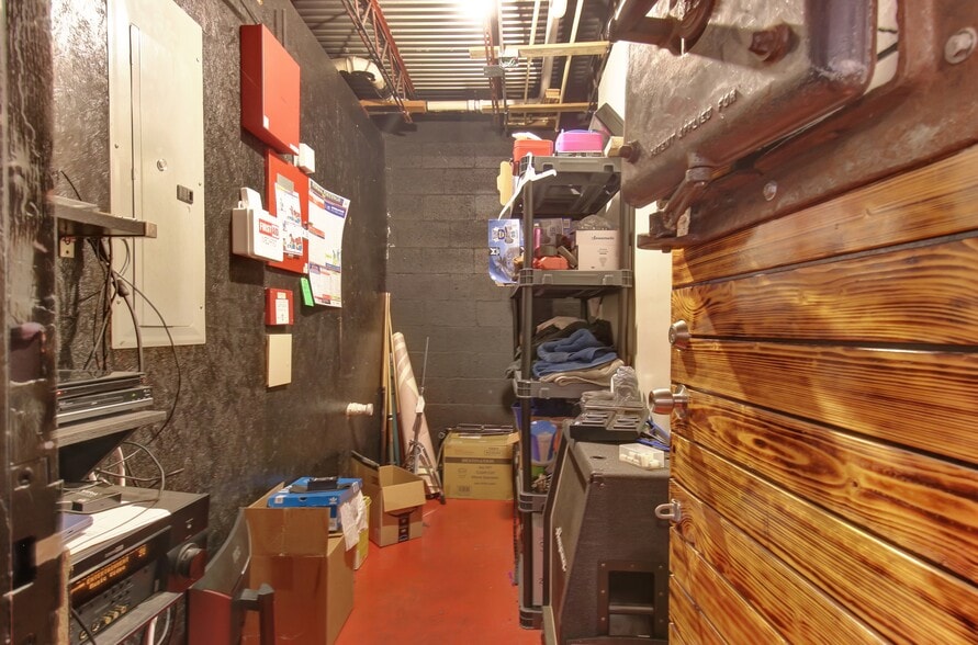 More Photos Of 7716 N Main St, Jonesboro Freestanding For Sale