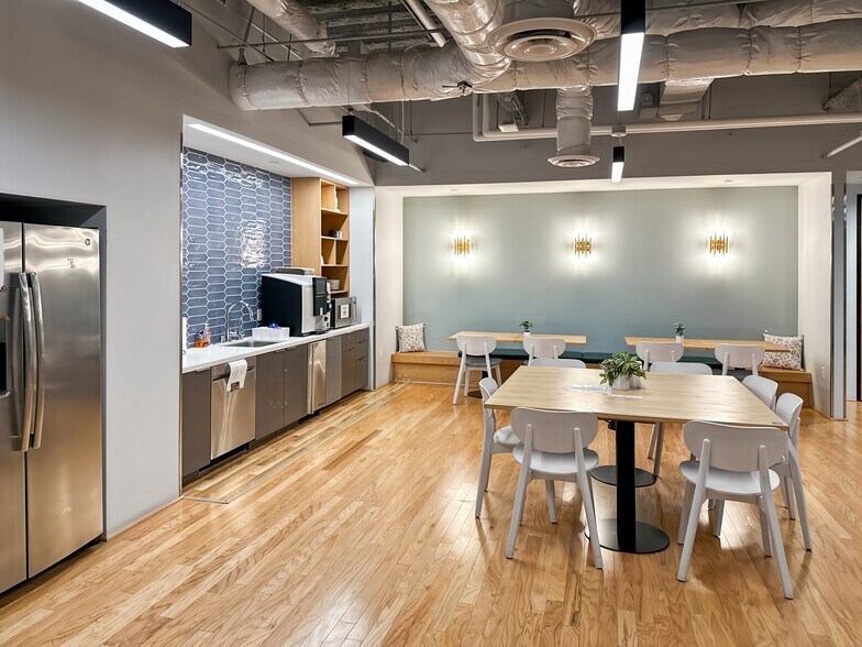 More Photos Of 555 Anton Blvd, Costa Mesa Coworking Space
