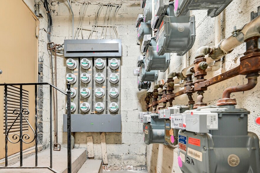 More Photos Of 2901 Matthews, Bronx Apartments For Sale