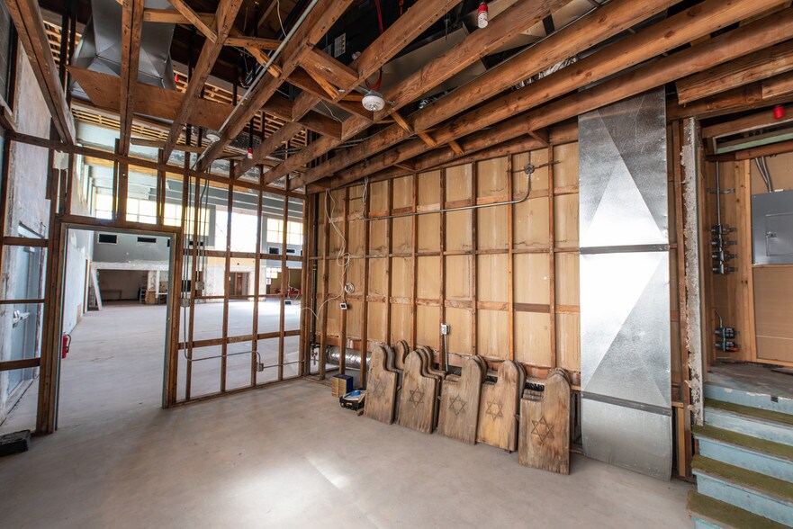 More Photos Of 331-333 E Portland St, Phoenix Freestanding For Lease