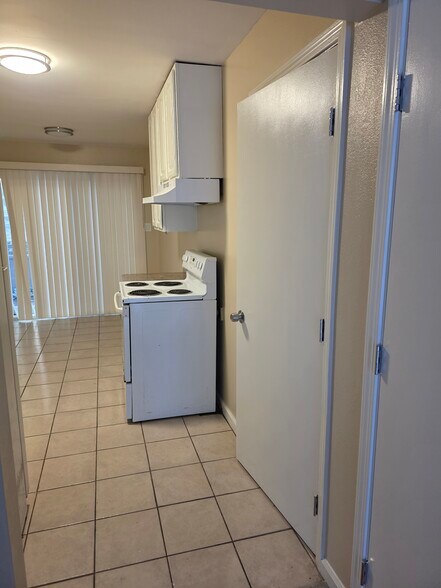 More Photos Of 9716 Mountain Blvd, Oakland Apartments For Sale