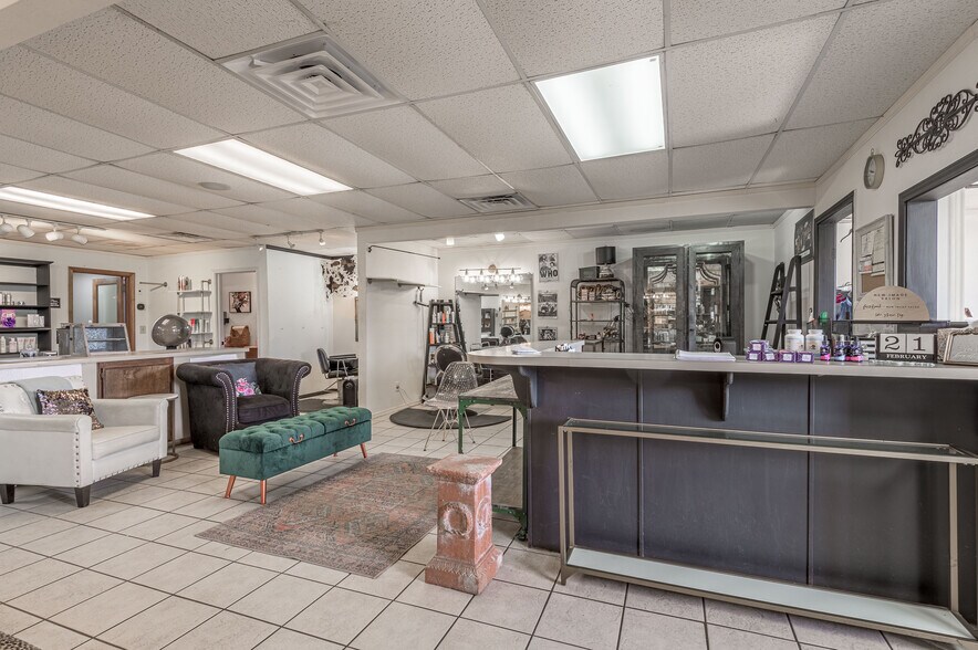 More Photos Of 131 Commerce st, Lovelady General Retail For Sale