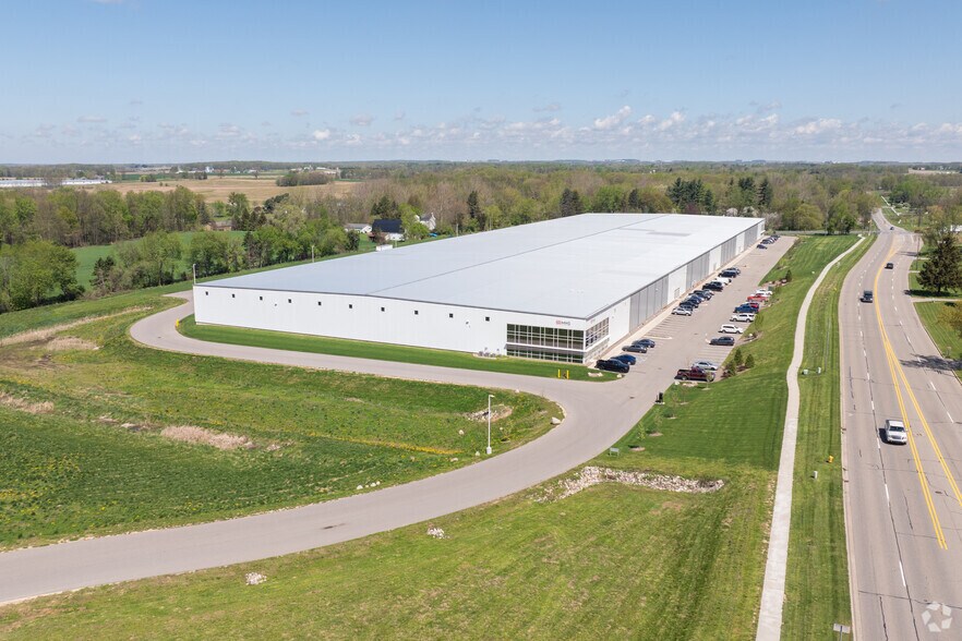 More Photos Of 3501 Fruit Ridge, Walker Manufacturing For Lease