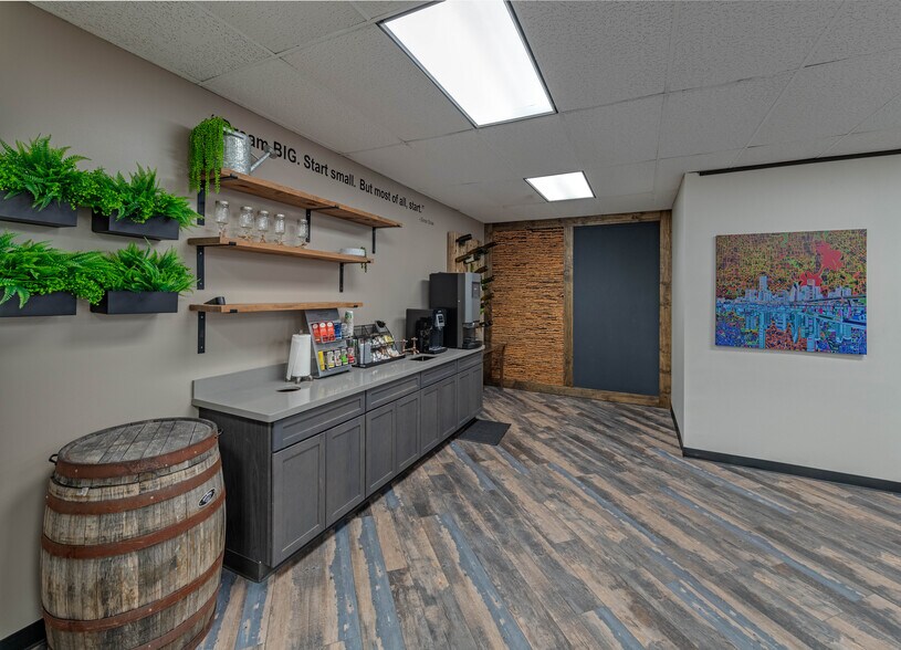 More Photos Of 2600 S Gessner Rd, Houston Office For Sale