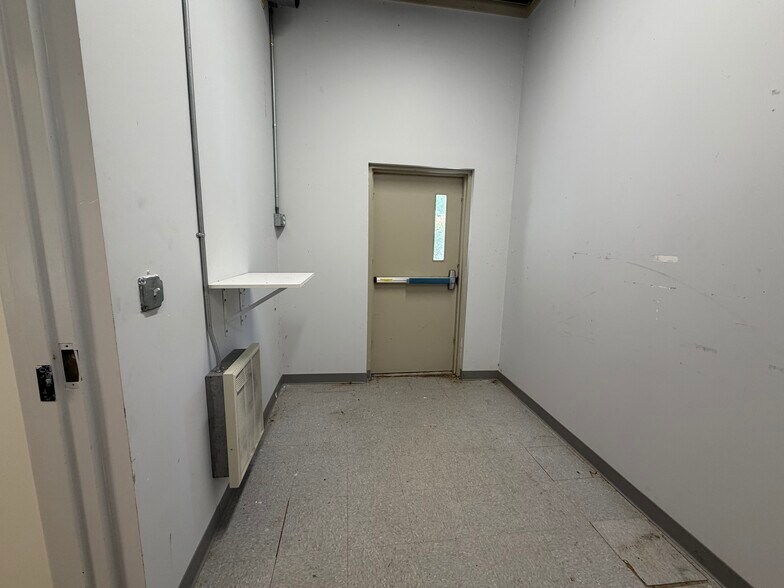 More Photos Of 2240 S County Trl, East Greenwich Light Distribution For Lease