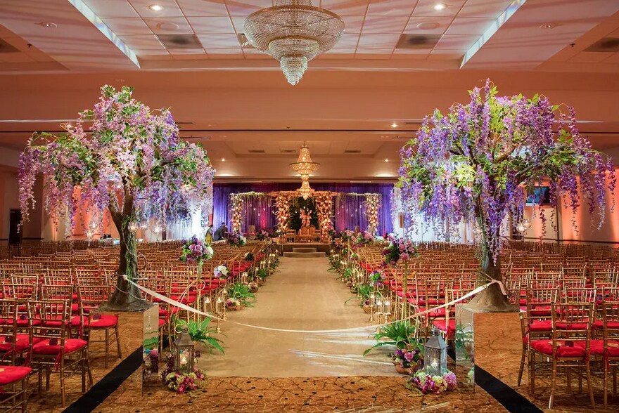 More Photos Of 933 S Riverside Dr, Elmhurst Hotel For Sale