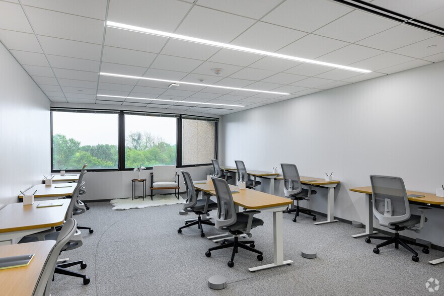 More Photos Of 2451 Crystal Dr, Arlington Office For Lease