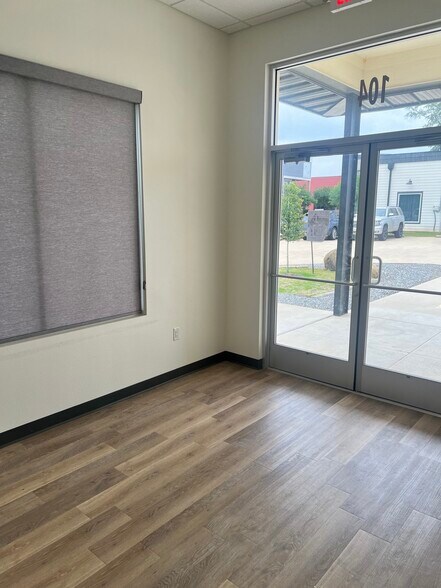 More Photos Of 5848 Judson Rd, Longview Storefront For Lease