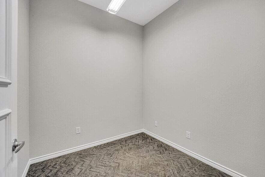 More Photos Of 840 E I-20 Hwy, Arlington Medical For Sale