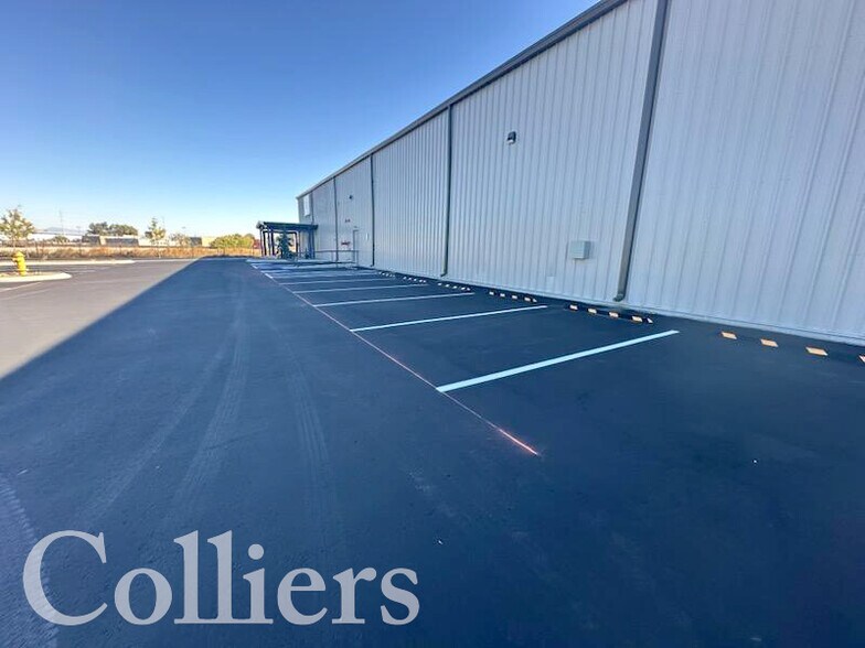 More Photos Of 805 Parkcentre Way, Nampa Warehouse For Lease