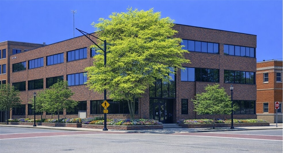Primary Photo Of 85 N Main St, Mount Clemens Office Residential For Lease