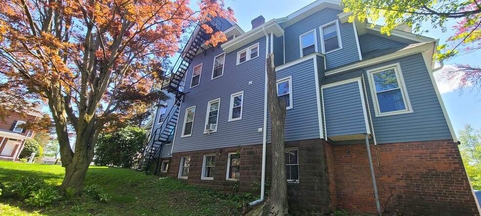 More Photos Of 71 Vine St, New Britain Apartments For Sale