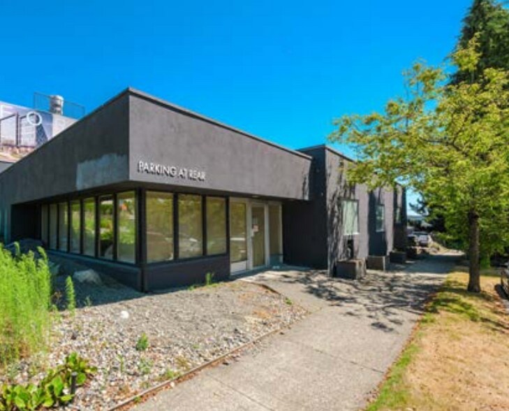 More Photos Of 750 Marine Dr SW, Vancouver Showroom For Lease