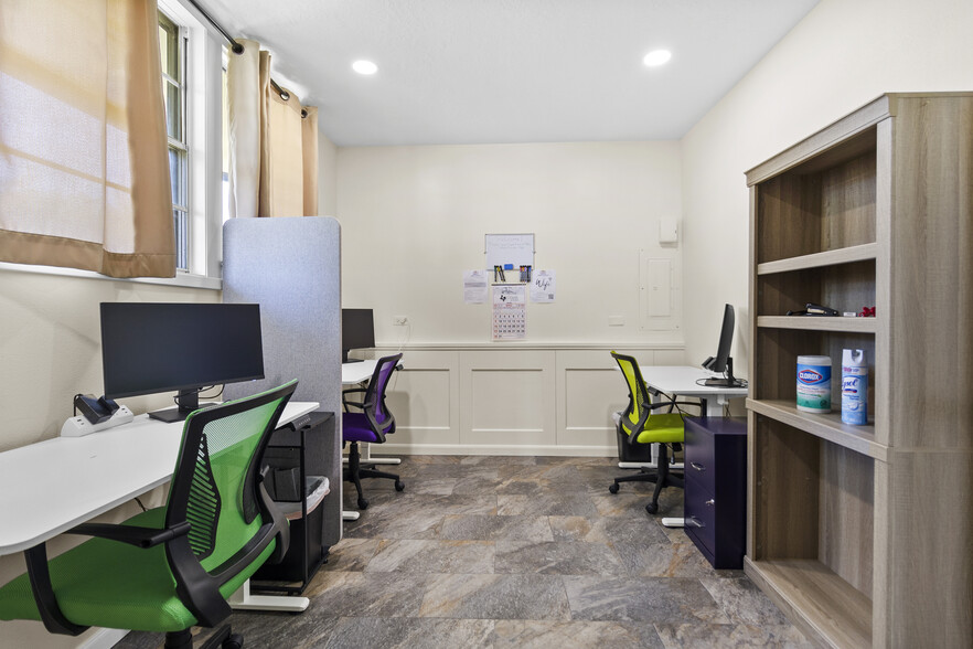 More Photos Of 601 Mary Lake Dr, Bryan Office Residential For Lease