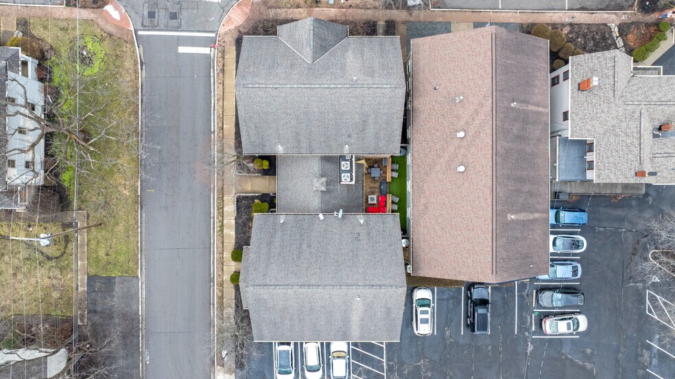 More Photos Of 132 N High St, Gahanna Office For Sale