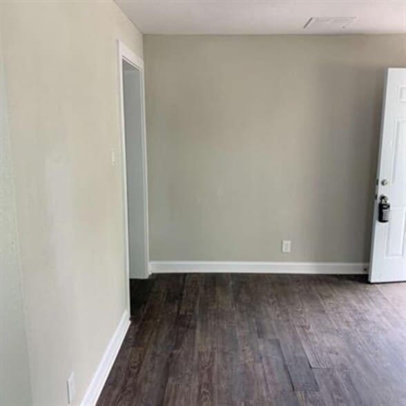 More Photos Of 3720 Sockwell Blvd, Greenville Apartments For Sale