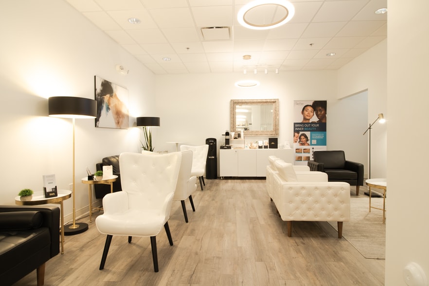 More Photos Of 160 MacGregor Pines Dr, Cary Medical For Sale