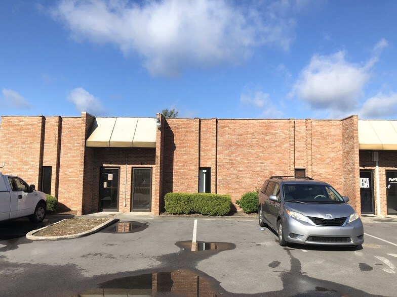 More Photos Of 760 Travelers Blvd, Summerville Flex For Lease