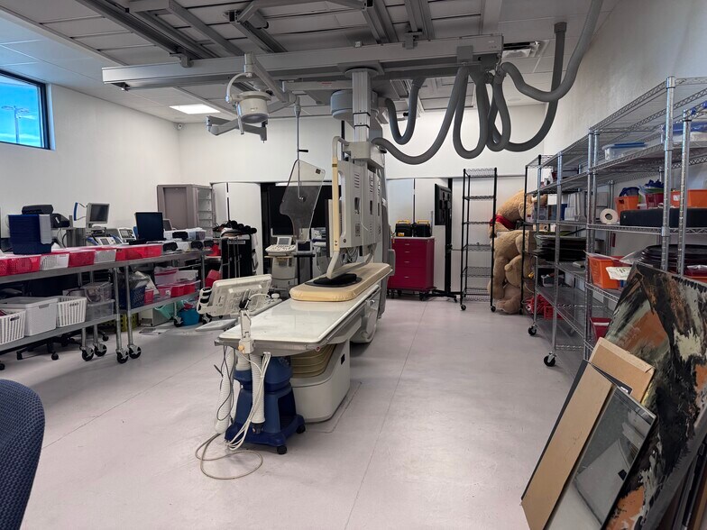 More Photos Of 2200 George Dieter Dr, El Paso Healthcare For Sale