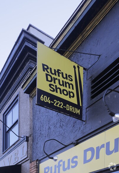 More Photos Of 3712 W 10th Av, Vancouver Storefront For Lease