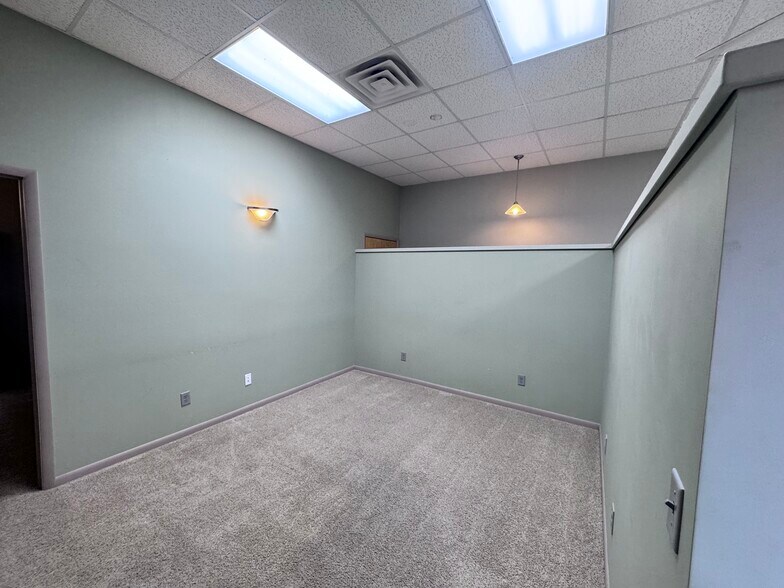 More Photos Of 217 N Randolph St, Macomb Office For Sale