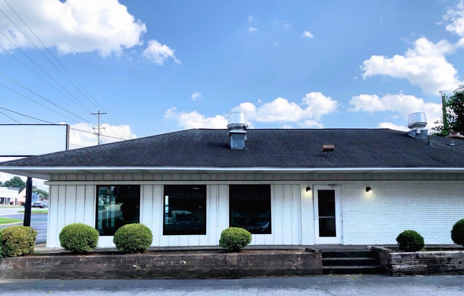 More Photos Of 570 Cobb Pky, Marietta Restaurant For Sale