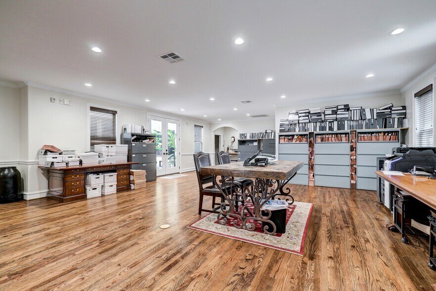 More Photos Of 1214 Elgin St, Houston Medical For Sale