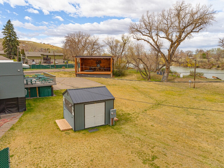 More Photos Of 1349 13th Ave SW, Great Falls Bar For Sale