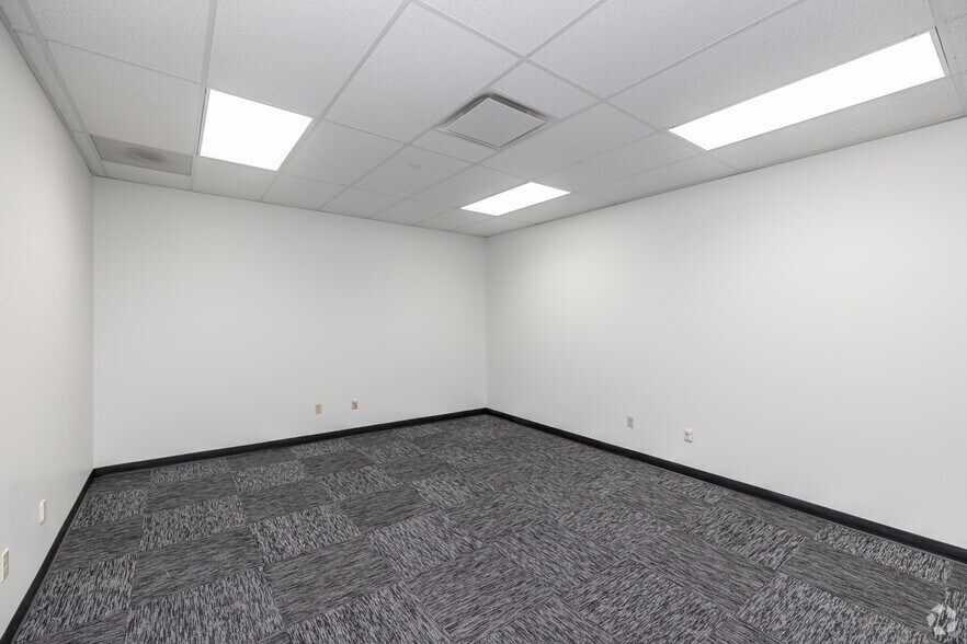 More Photos Of 1116 S Walton Blvd, Bentonville Office For Lease