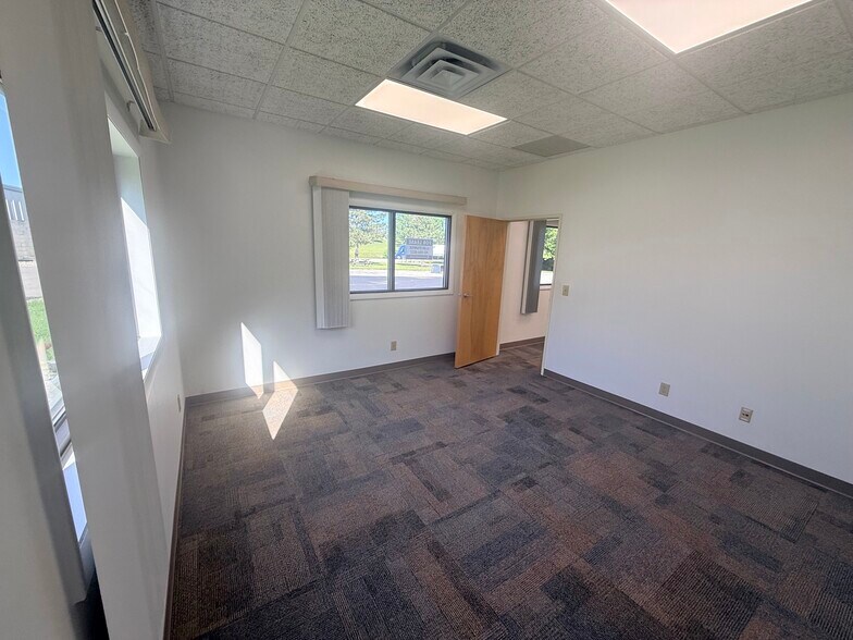 More Photos Of 615-619 Commerce Rd, Richmond Office For Lease
