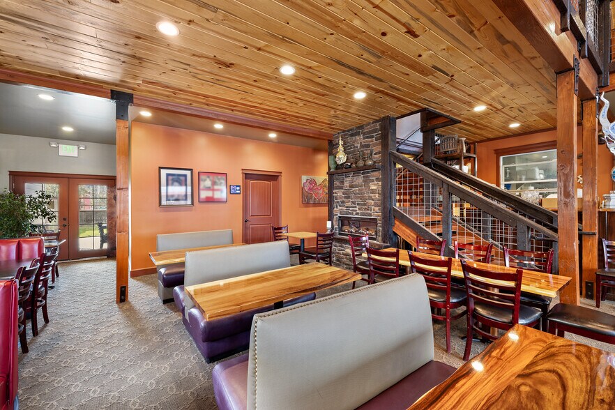 More Photos Of 111 W Bell St, Sequim Hotel For Sale