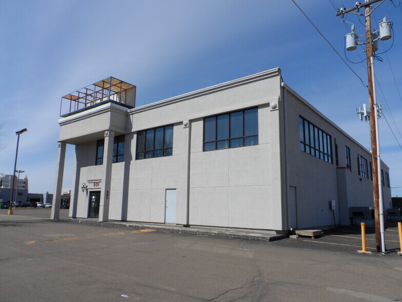 More Photos Of 931 S 9th St, Bismarck Loft Creative Space For Lease