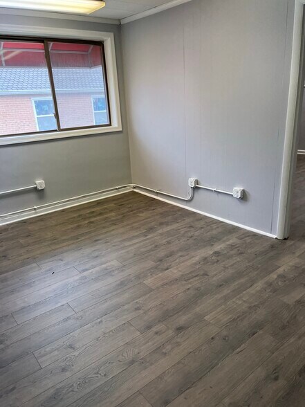 More Photos Of 7221 Little River Tpke, Annandale Freestanding For Sale