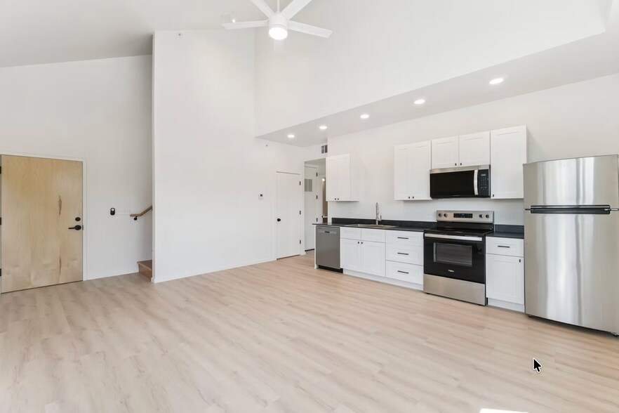 More Photos Of 1540 NW 30th St, Oklahoma City Apartments For Sale