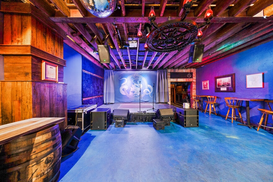 More Photos Of 2007 SW 8th St, Miami Freestanding For Sale