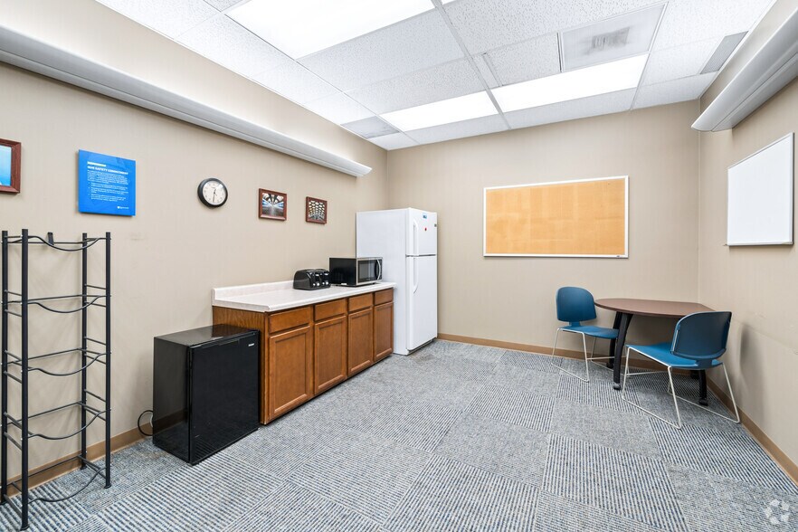 More Photos Of 2709 McGraw Dr, Bloomington Office Residential For Sale