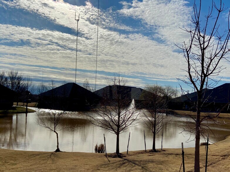 More Photos Of 917 Cedar Lake Blvd, Oklahoma City Office For Lease