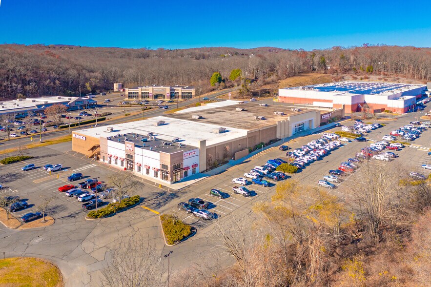 More Photos Of 106 Federal Rd, Brookfield Freestanding For Sale