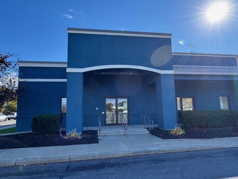 Primary Photo Of 1 Johnson Rd, Latham Unknown For Lease