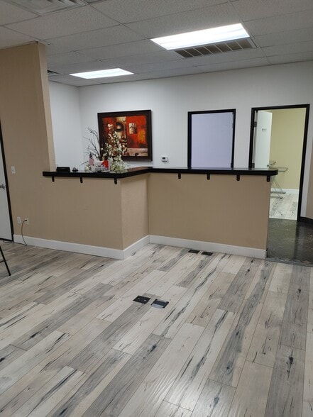 More Photos Of 8867 W Flamingo Rd, Las Vegas Office For Sale