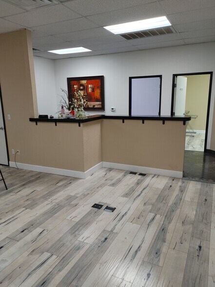 More Photos Of 8867 W Flamingo Rd, Las Vegas Office For Sale