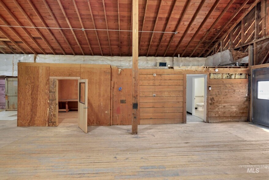 More Photos Of 276 Highway 30, Hansen Industrial For Lease
