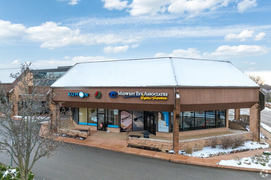 Primary Photo Of , Creve Coeur General Retail For Sale