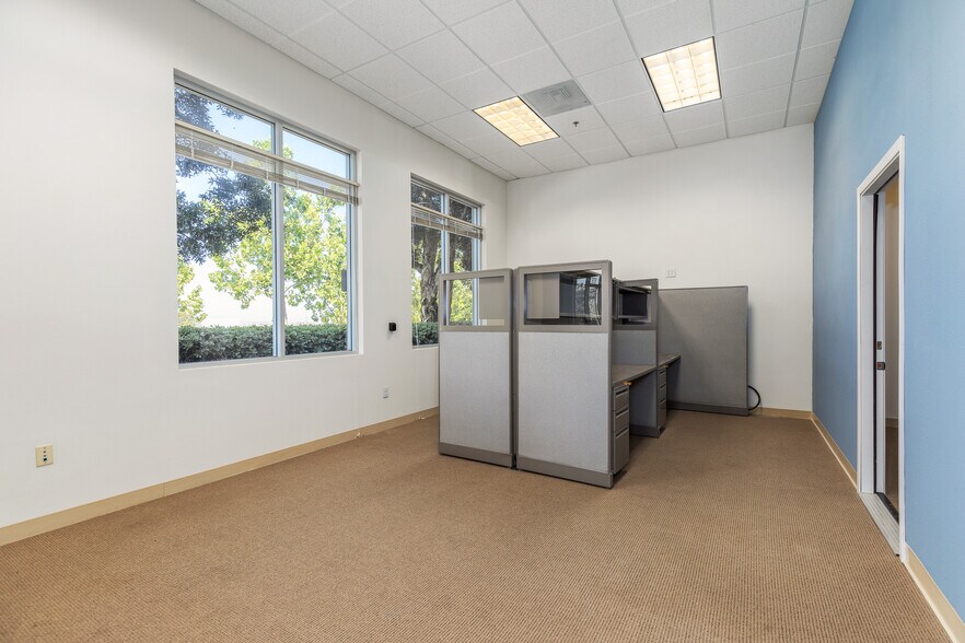 More Photos Of 909-943 Corporate Way, Fremont Research And Development For Lease