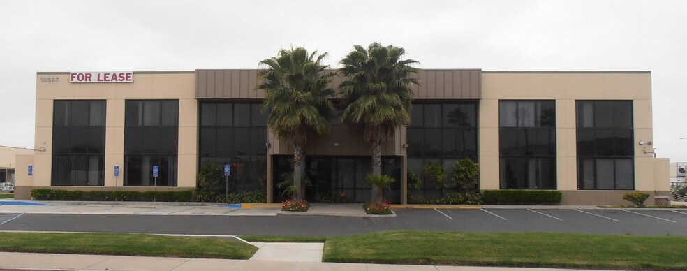 More Photos Of 10065 Via De La Amistad, San Diego Distribution For Lease