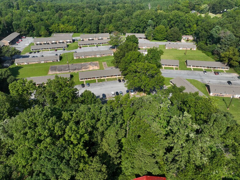 More Photos Of 100 S Kirkland Ave, Elkin Apartments For Sale