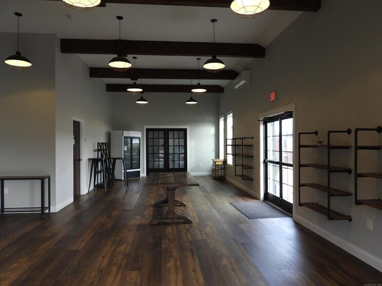 More Photos Of 81 Norwich Westerly Rd, North Stonington Restaurant For Sale