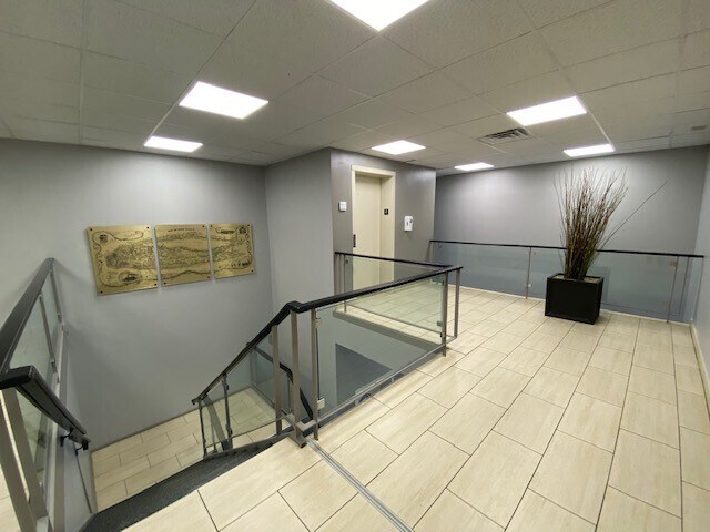 More Photos Of 950-970 S Broadway, Hicksville Office For Lease