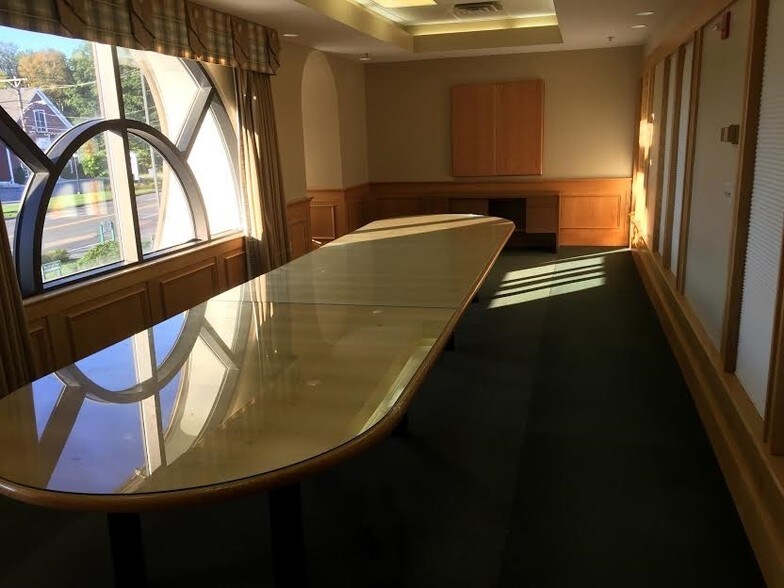 More Photos Of 1060 Osgood St, North Andover Storefront Retail Office For Lease